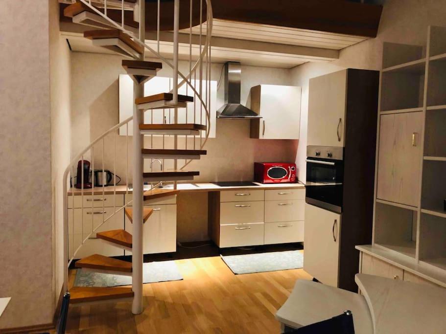 Grosse, Helle Wohnung Fuer Bis Zu 6 Personen Weinheim Exterior foto