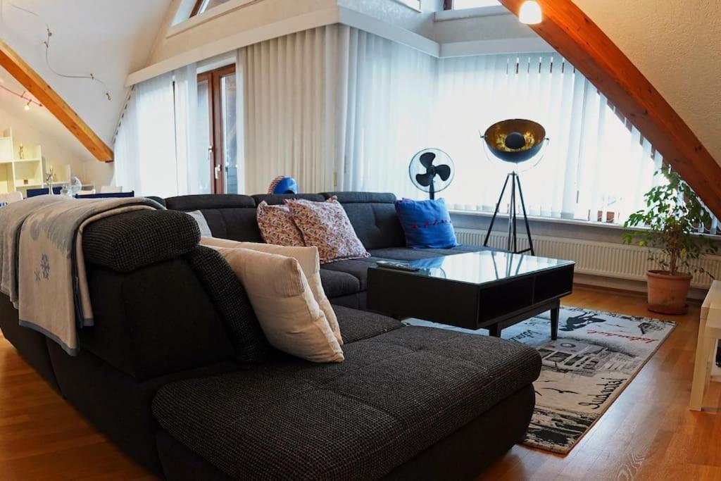 Grosse, Helle Wohnung Fuer Bis Zu 6 Personen Weinheim Exterior foto